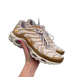 Nike Air Max Plus Metallic Gold Sneakers